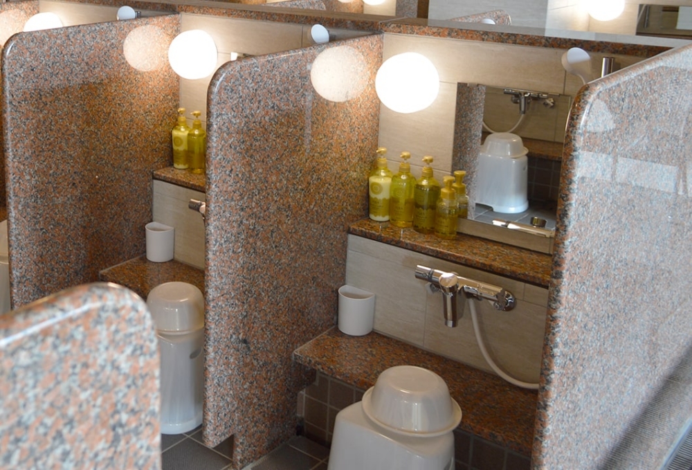 【日本千葉】『成田空港温泉 空の湯』成田機場旁的放鬆秘境！泡湯、賞飛機、住膠囊旅館一次滿足！ @傻蛋夫妻生活札記