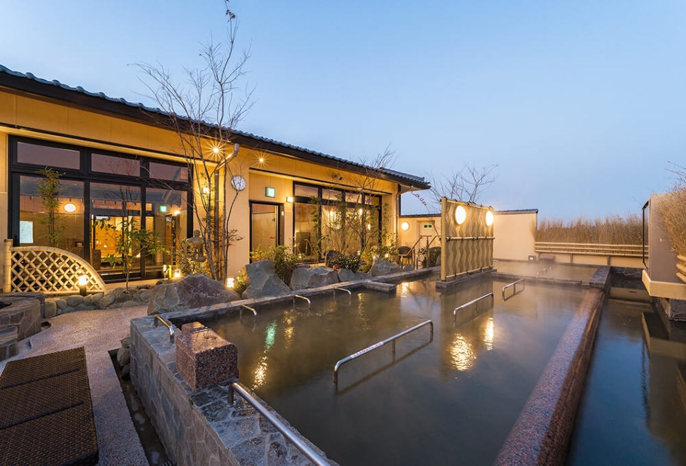 【日本千葉】『成田空港温泉 空の湯』成田機場旁的放鬆秘境！泡湯、賞飛機、住膠囊旅館一次滿足！ @傻蛋夫妻生活札記