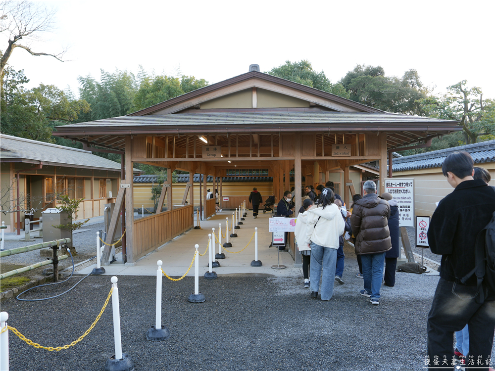 【日本京都。景點】『金閣寺』美到窒息的黃金倒影！金箔閃耀的古都象徵~ @傻蛋夫妻生活札記