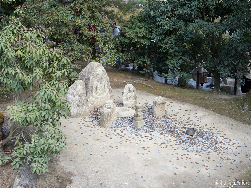 【日本京都。景點】『金閣寺』美到窒息的黃金倒影!金箔閃耀的古都象徵~ @傻蛋夫妻生活札記 【日本京都。景點】『金閣寺』美到窒息的黃金倒影!金箔閃耀的古都象徵~ @傻蛋夫妻生活札記