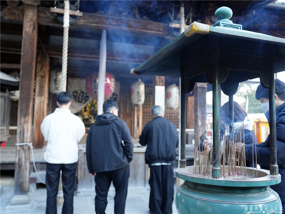 【日本京都。景點】『金閣寺』美到窒息的黃金倒影！金箔閃耀的古都象徵~ @傻蛋夫妻生活札記