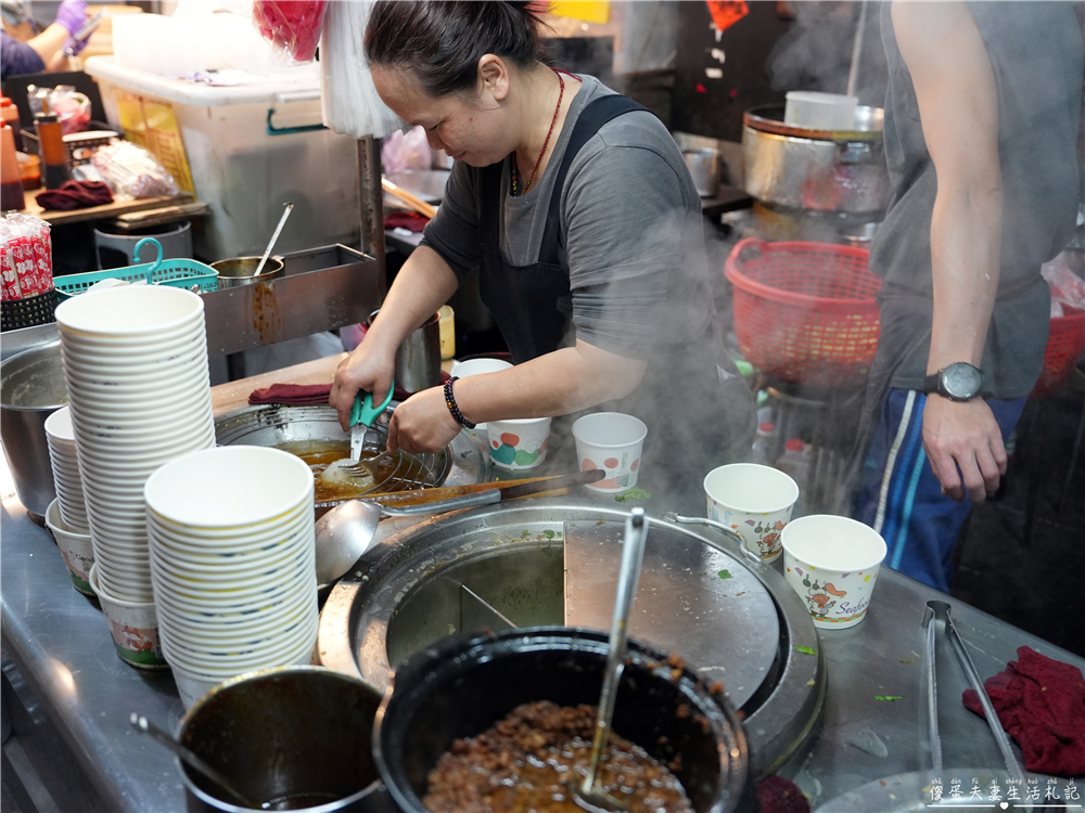 【台中北屯。美食】『玉記湯圓』鹹甜小吃一次滿足！新一點利黃昏市場的人氣排隊小吃！ @傻蛋夫妻生活札記