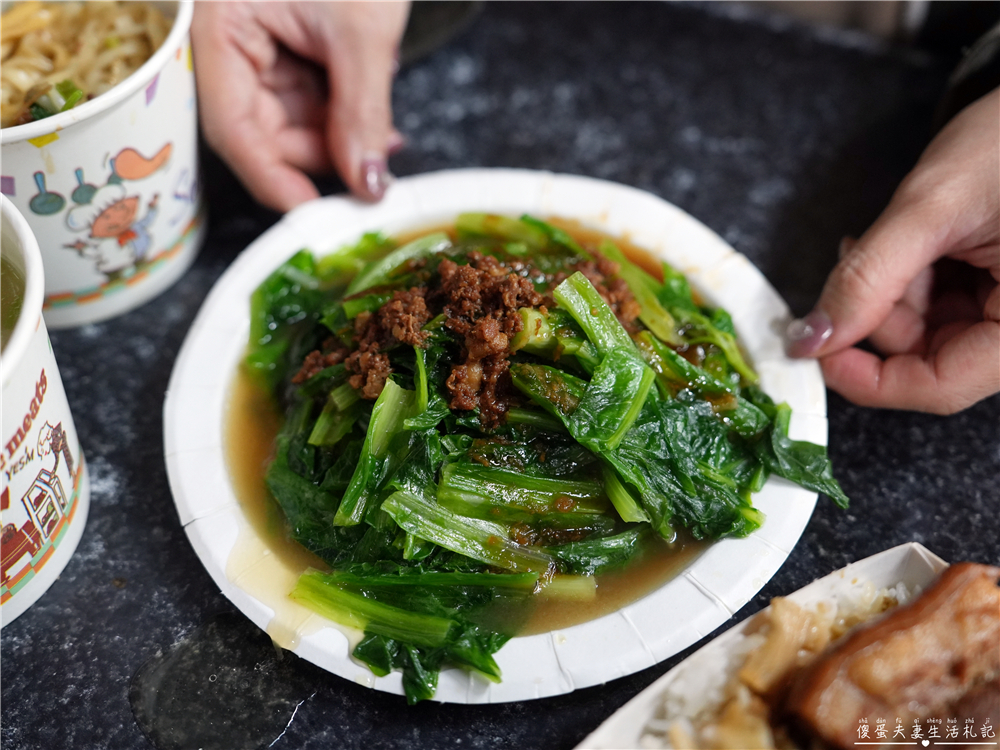 【台中北屯。美食】『玉記湯圓』鹹甜小吃一次滿足！新一點利黃昏市場的人氣排隊小吃！ @傻蛋夫妻生活札記