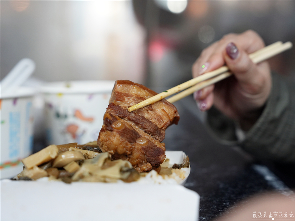 【台中北屯。美食】『玉記湯圓』鹹甜小吃一次滿足！新一點利黃昏市場的人氣排隊小吃！ @傻蛋夫妻生活札記