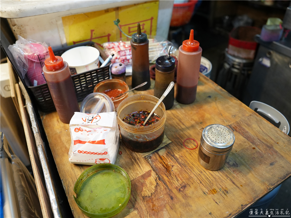 【台中北屯。美食】『玉記湯圓』鹹甜小吃一次滿足！新一點利黃昏市場的人氣排隊小吃！ @傻蛋夫妻生活札記