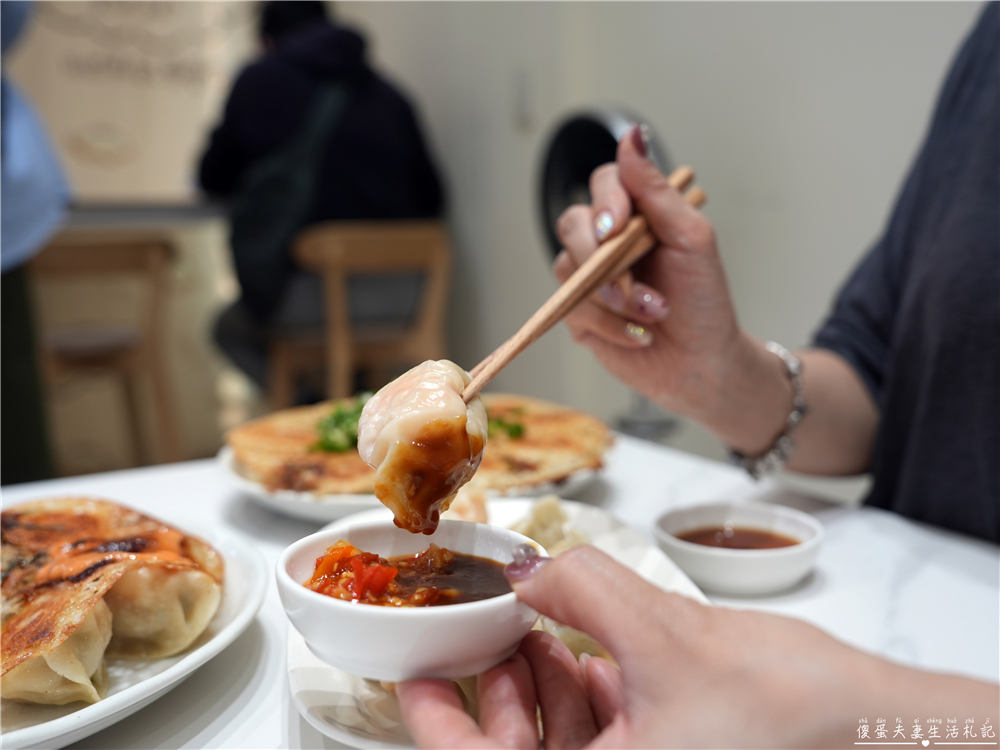 【苗栗竹南。美食】『佐佐ぎょうざ日式煎餃專賣店』超狂冰花煎餃！近乎完美的日式美味！竹南人氣小吃推薦~ @傻蛋夫妻生活札記