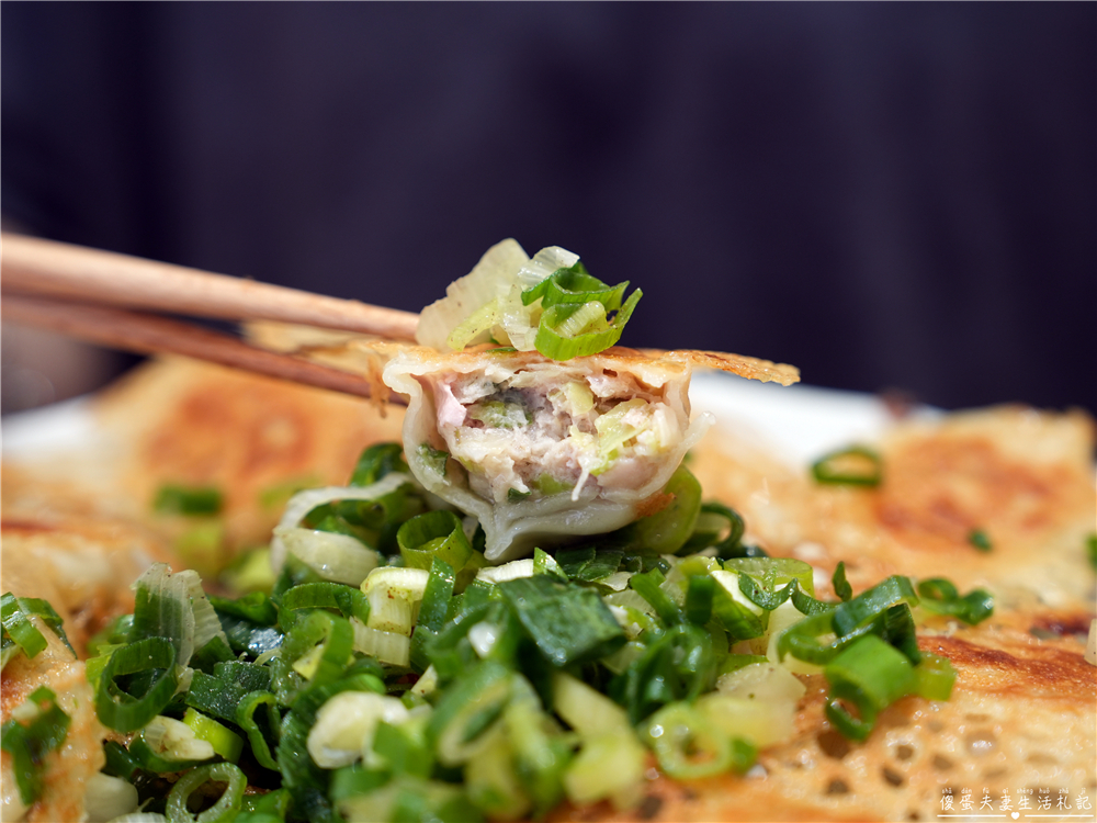 【苗栗竹南。美食】『佐佐ぎょうざ日式煎餃專賣店』超狂冰花煎餃！近乎完美的日式美味！竹南人氣小吃推薦~ @傻蛋夫妻生活札記