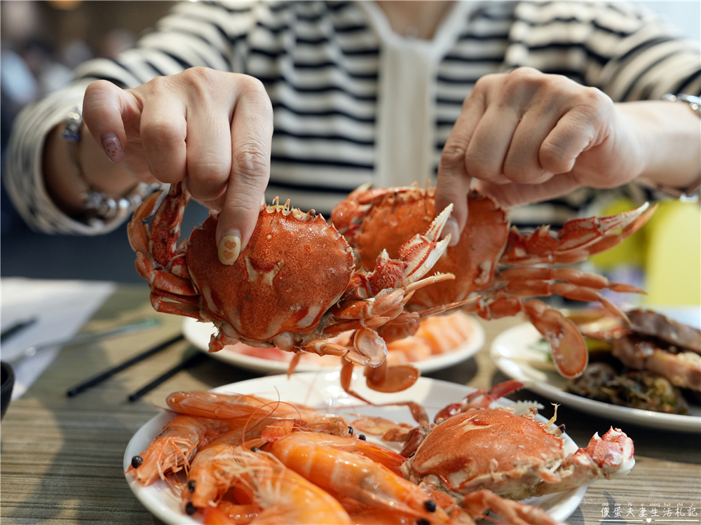 【台中南屯。美食】『潮港城太陽百匯』傳說中的中部辦桌王！台中超夯吃到飽之一！而且竟然還是寵物友善~~ @傻蛋夫妻生活札記