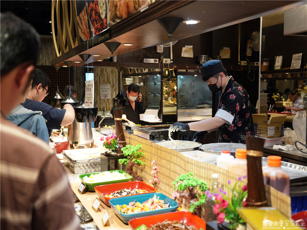 【台中南屯。美食】『潮港城太陽百匯』傳說中的中部辦桌王！台中超夯吃到飽之一！而且竟然還是寵物友善~~ @傻蛋夫妻生活札記