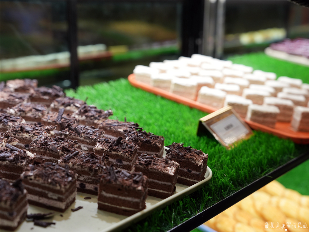 【台中南屯。美食】『潮港城太陽百匯』傳說中的中部辦桌王！台中超夯吃到飽之一！而且竟然還是寵物友善~~ @傻蛋夫妻生活札記