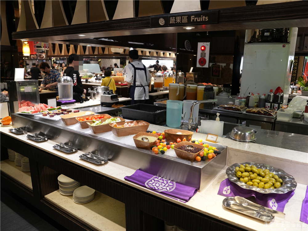 【台中南屯。美食】『潮港城太陽百匯』傳說中的中部辦桌王！台中超夯吃到飽之一！而且竟然還是寵物友善~~ @傻蛋夫妻生活札記