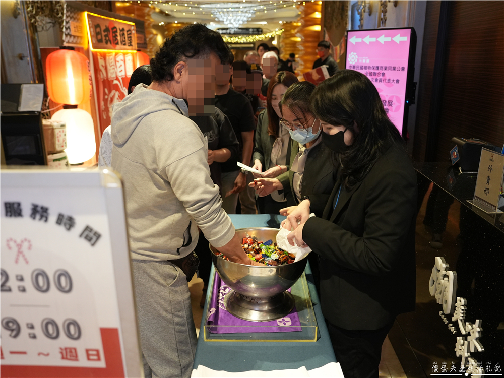 【台中南屯。美食】『潮港城太陽百匯』傳說中的中部辦桌王！台中超夯吃到飽之一！而且竟然還是寵物友善~~ @傻蛋夫妻生活札記