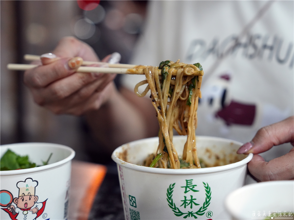 【台中北屯。美食】『長林肉圓』被低估的日常小吃！藏身新一點利黃昏市場的超低評分肉圓小吃攤！ @傻蛋夫妻生活札記