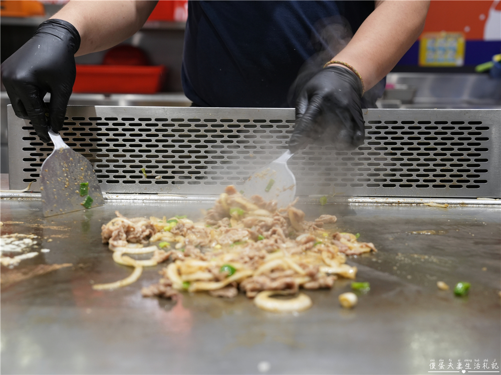 【台中西屯。美食】『料鐵哥醬燒鐵板-台中大遠百店』傳說中全台最會鐵板料理的一群哥！大遠百的鐵板料理連鎖店~ @傻蛋夫妻生活札記