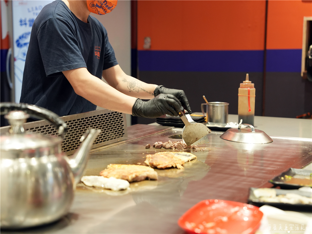 【台中西屯。美食】『料鐵哥醬燒鐵板-台中大遠百店』傳說中全台最會鐵板料理的一群哥！大遠百的鐵板料理連鎖店~ @傻蛋夫妻生活札記