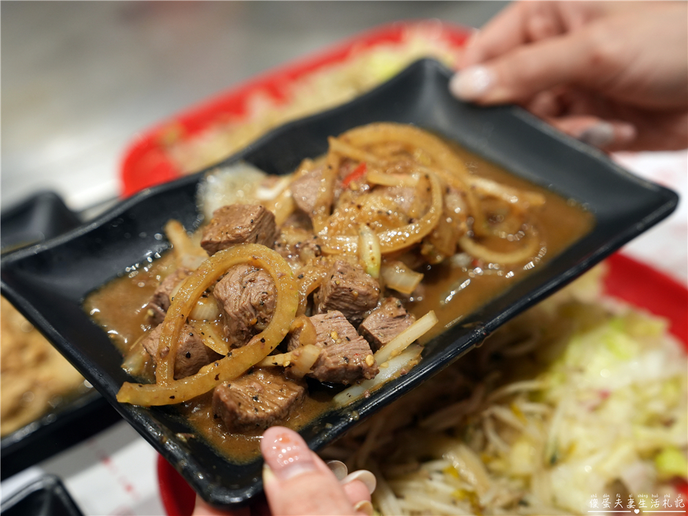 【台中西屯。美食】『料鐵哥醬燒鐵板-台中大遠百店』傳說中全台最會鐵板料理的一群哥！大遠百的鐵板料理連鎖店~ @傻蛋夫妻生活札記