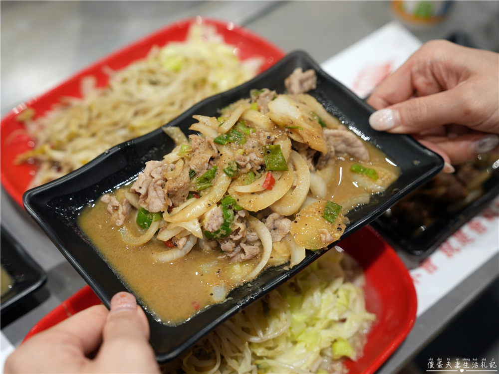 【台中西屯。美食】『料鐵哥醬燒鐵板-台中大遠百店』傳說中全台最會鐵板料理的一群哥！大遠百的鐵板料理連鎖店~ @傻蛋夫妻生活札記