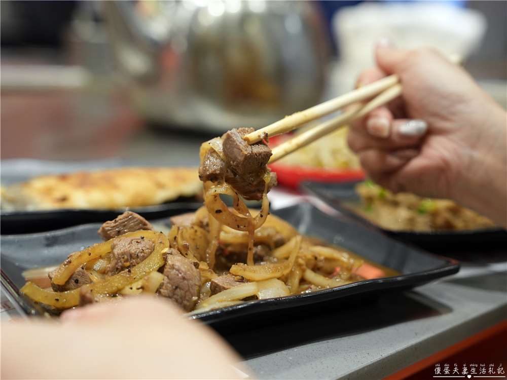 【台中西屯。美食】『料鐵哥醬燒鐵板-台中大遠百店』傳說中全台最會鐵板料理的一群哥！大遠百的鐵板料理連鎖店~ @傻蛋夫妻生活札記