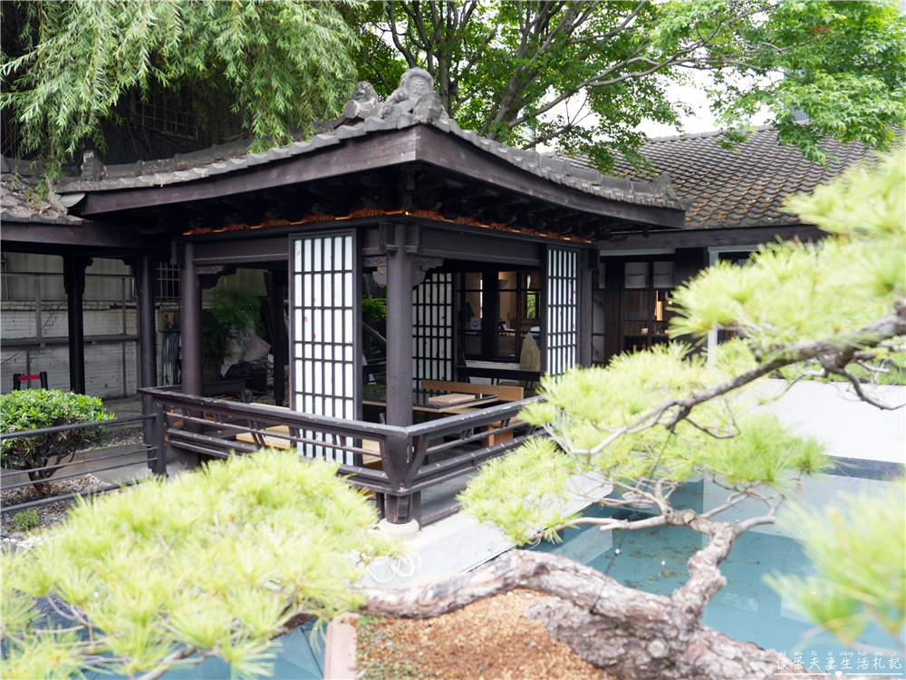 【台中北屯。美食】『月見里山 炭火燒肉』禪風系庭院燒肉！專人待烤免動手~完美燒肉輕鬆吃！台中寵物友善燒肉店~ @傻蛋夫妻生活札記