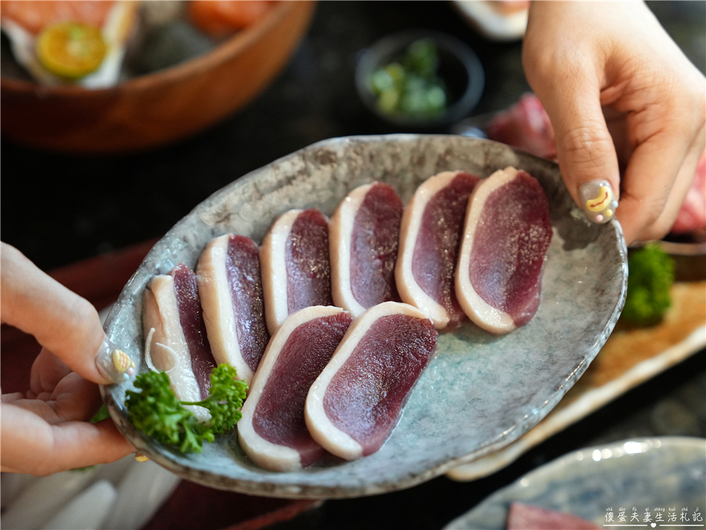 【台中北屯。美食】『月見里山 炭火燒肉』禪風系庭院燒肉！專人待烤免動手~完美燒肉輕鬆吃！台中寵物友善燒肉店~ @傻蛋夫妻生活札記