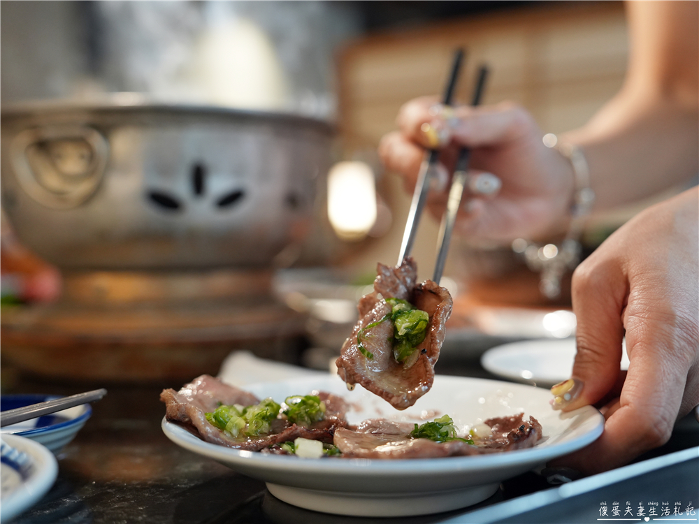 【台中北屯。美食】『月見里山 炭火燒肉』禪風系庭院燒肉！專人待烤免動手~完美燒肉輕鬆吃！台中寵物友善燒肉店~ @傻蛋夫妻生活札記