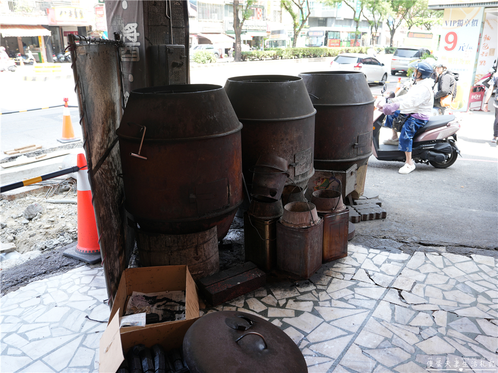 【台中北屯。美食】『富貴春北平烤鴨』傳統一鴨兩吃！水湳市場旁的超人氣烤鴨專賣~~ @傻蛋夫妻生活札記