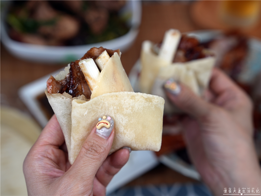 【台中北屯。美食】『富貴春北平烤鴨』傳統一鴨兩吃！水湳市場旁的超人氣烤鴨專賣~~ @傻蛋夫妻生活札記