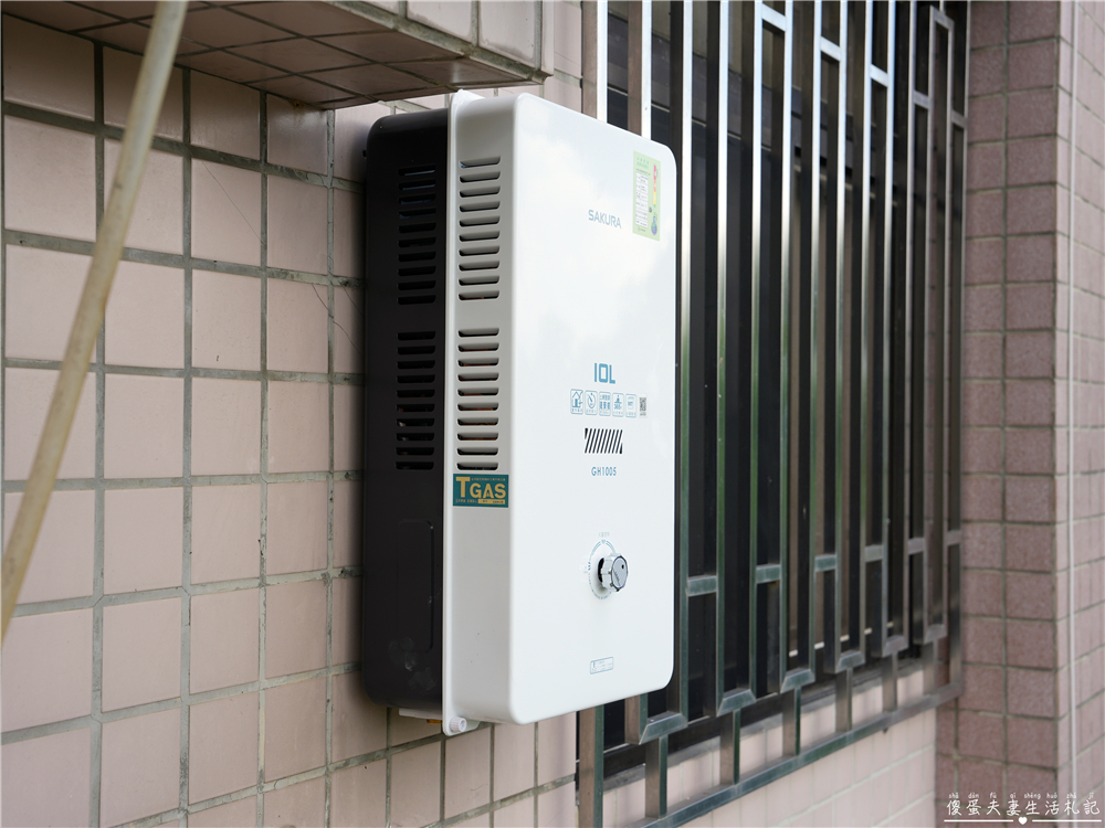 【台中潭子】『萬安廚具行』在地老字號！快速到府安裝超大心！熱水器、瓦斯爐、油煙機維修安裝！ @傻蛋夫妻生活札記