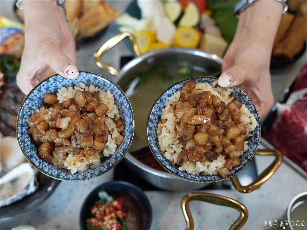 【苗栗頭份。美食】『月團圓雞湯火鍋-頭份尚順店』超人氣個人鴛鴦火鍋，澎派自助吧無限爽吃！還是寵物友善餐廳喔！ @傻蛋夫妻生活札記