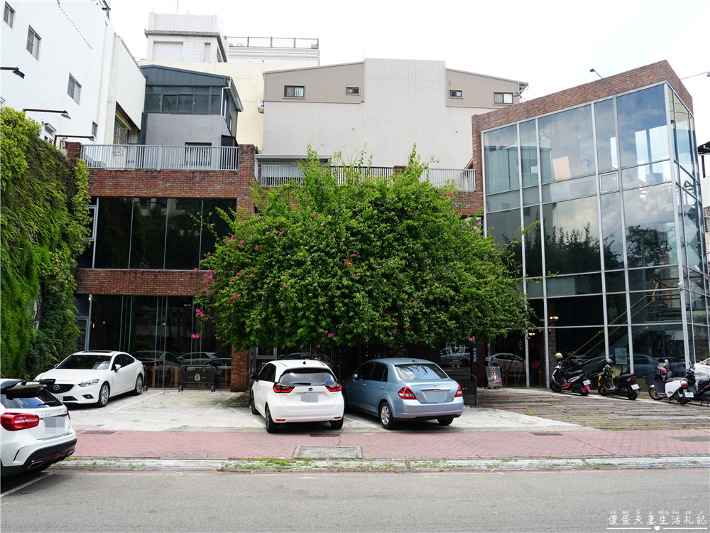 【台中西區。美食】『FORE直火料理-台中店』炭火直燒的極致饗宴！火與肉之間的品味儀式~台中直火料理推薦 @傻蛋夫妻生活札記