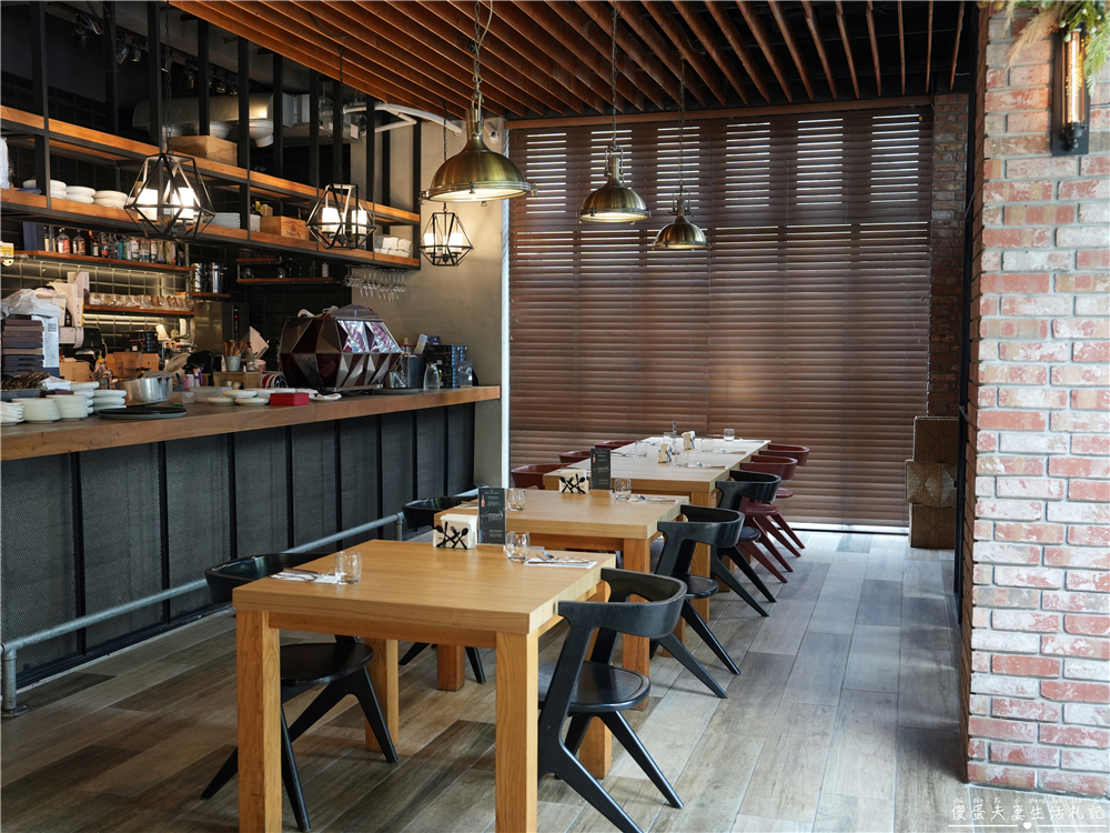 【台中西區。美食】『FORE直火料理-台中店』炭火直燒的極致饗宴！火與肉之間的品味儀式~台中直火料理推薦 @傻蛋夫妻生活札記