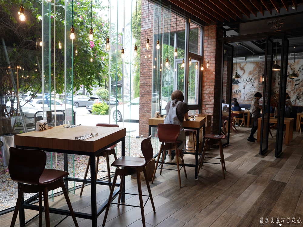 【台中西區。美食】『FORE直火料理-台中店』炭火直燒的極致饗宴！火與肉之間的品味儀式~台中直火料理推薦 @傻蛋夫妻生活札記