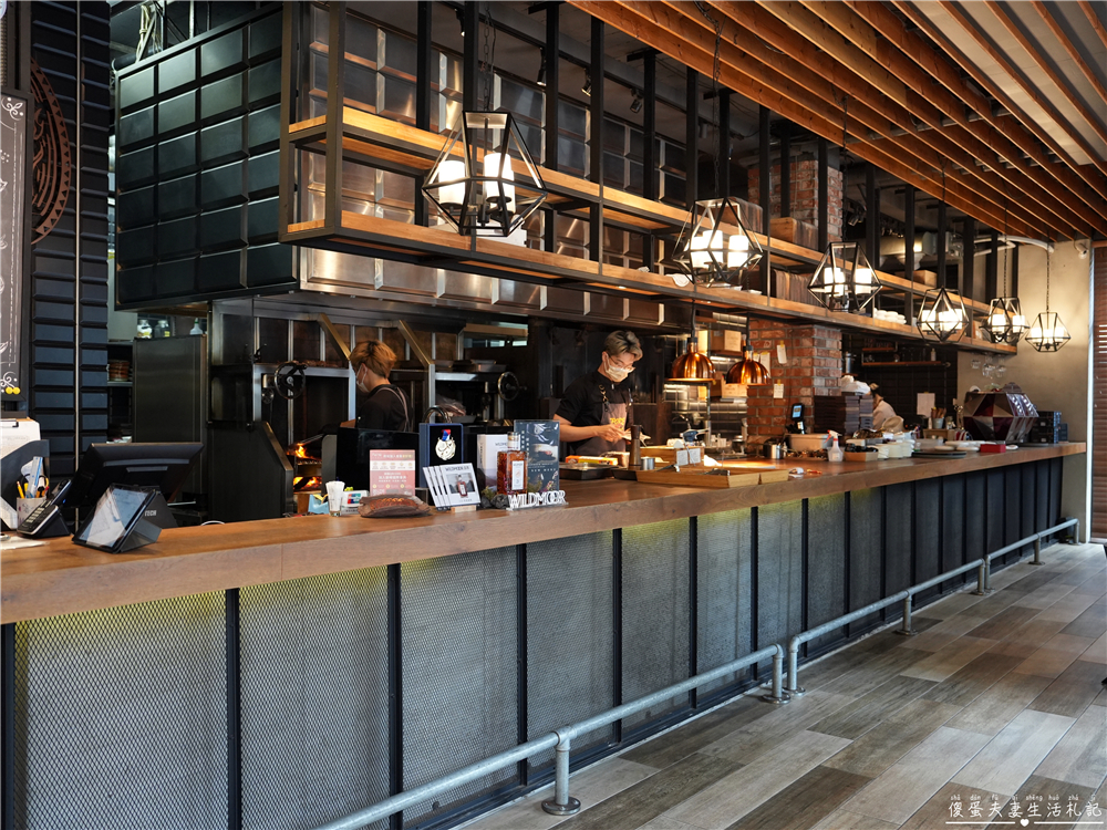 【台中西區。美食】『FORE直火料理-台中店』炭火直燒的極致饗宴！火與肉之間的品味儀式~台中直火料理推薦 @傻蛋夫妻生活札記