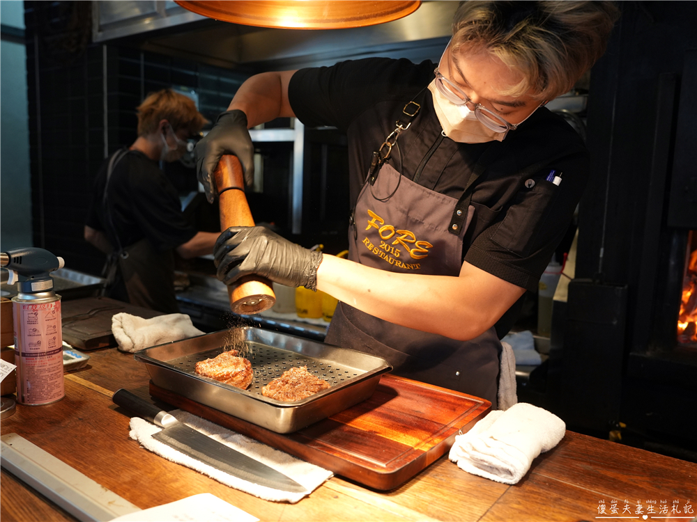 【台中西區。美食】『FORE直火料理-台中店』炭火直燒的極致饗宴！火與肉之間的品味儀式~台中直火料理推薦 @傻蛋夫妻生活札記