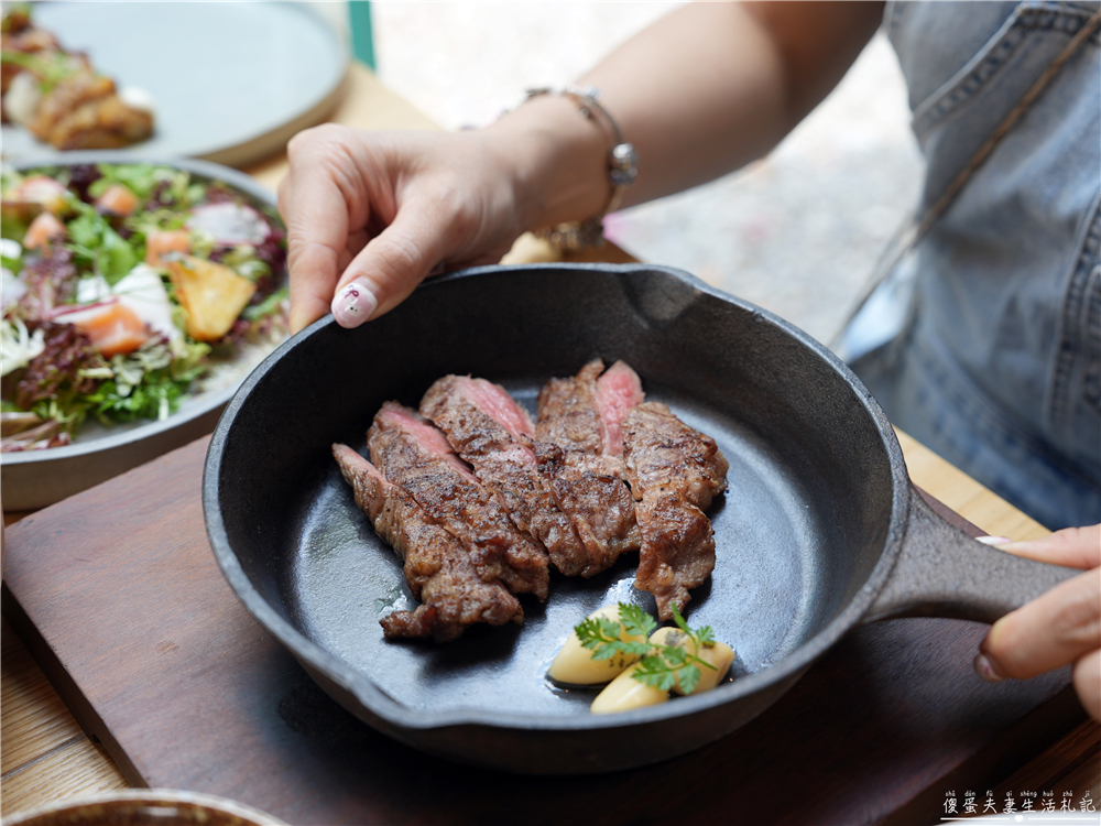 【台中西區。美食】『FORE直火料理-台中店』炭火直燒的極致饗宴！火與肉之間的品味儀式~台中直火料理推薦 @傻蛋夫妻生活札記