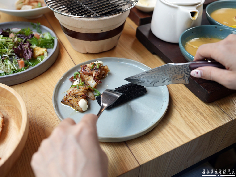 【台中西區。美食】『FORE直火料理-台中店』炭火直燒的極致饗宴！火與肉之間的品味儀式~台中直火料理推薦 @傻蛋夫妻生活札記