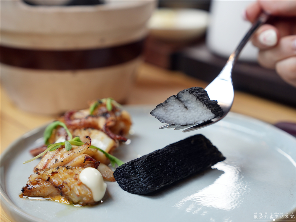 【台中西區。美食】『FORE直火料理-台中店』炭火直燒的極致饗宴！火與肉之間的品味儀式~台中直火料理推薦 @傻蛋夫妻生活札記