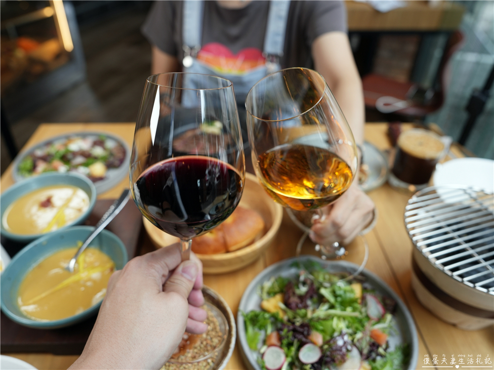 【台中西區。美食】『FORE直火料理-台中店』炭火直燒的極致饗宴！火與肉之間的品味儀式~台中直火料理推薦 @傻蛋夫妻生活札記