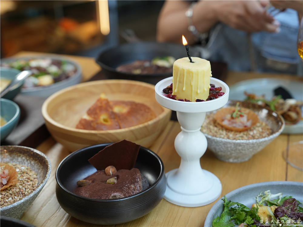 【台中西區。美食】『FORE直火料理-台中店』炭火直燒的極致饗宴！火與肉之間的品味儀式~台中直火料理推薦 @傻蛋夫妻生活札記