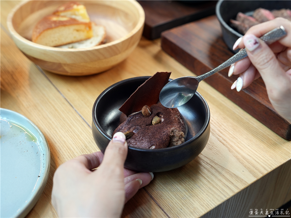 【台中西區。美食】『FORE直火料理-台中店』炭火直燒的極致饗宴！火與肉之間的品味儀式~台中直火料理推薦 @傻蛋夫妻生活札記