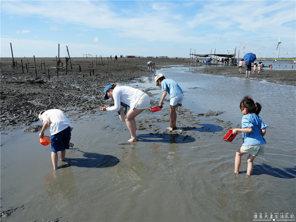 【彰化芳苑】『王功永昌叔』彰化旅遊最夯玩法！鮮蚵無限時、無限量爽吃！有吃又有玩的採蚵生態旅遊觀光三輪車！彰化親子旅遊推薦~ @傻蛋夫妻生活札記