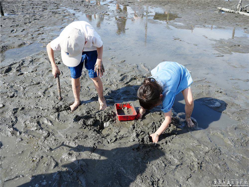 【彰化芳苑】『王功永昌叔』彰化旅遊最夯玩法！鮮蚵無限時、無限量爽吃！有吃又有玩的採蚵生態旅遊觀光三輪車！彰化親子旅遊推薦~ @傻蛋夫妻生活札記