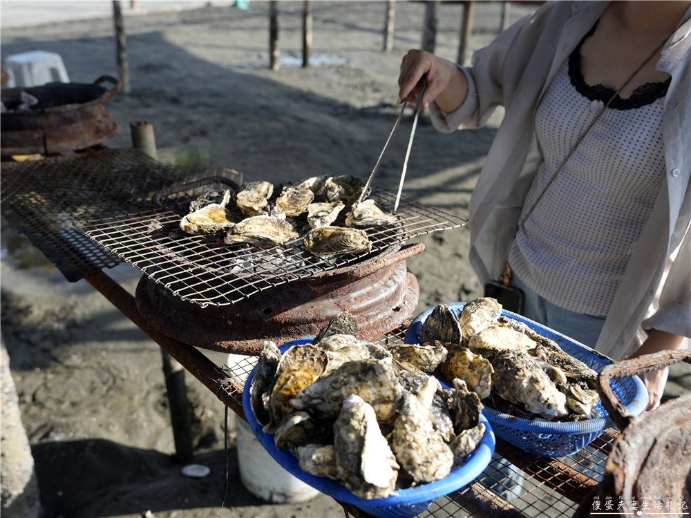 【彰化芳苑】『王功永昌叔』彰化旅遊最夯玩法！鮮蚵無限時、無限量爽吃！有吃又有玩的採蚵生態旅遊觀光三輪車！彰化親子旅遊推薦~ @傻蛋夫妻生活札記