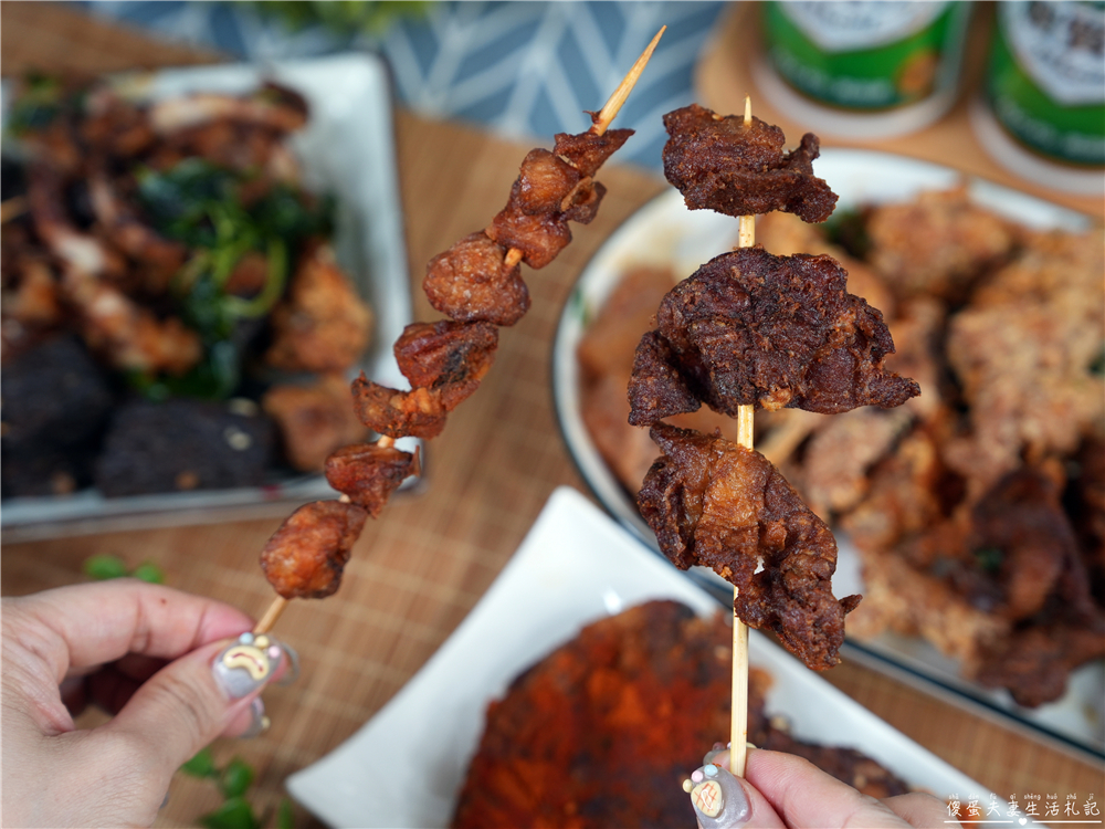 【台中北屯。美食】『吉品屋碳烤雞排』宵夜良伴！先炸後烤的涮嘴香噴碳烤雞排~ @傻蛋夫妻生活札記