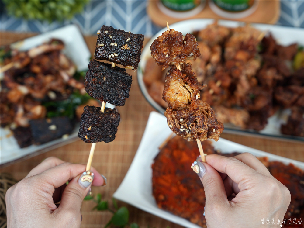 【台中北屯。美食】『吉品屋碳烤雞排』宵夜良伴！先炸後烤的涮嘴香噴碳烤雞排~ @傻蛋夫妻生活札記