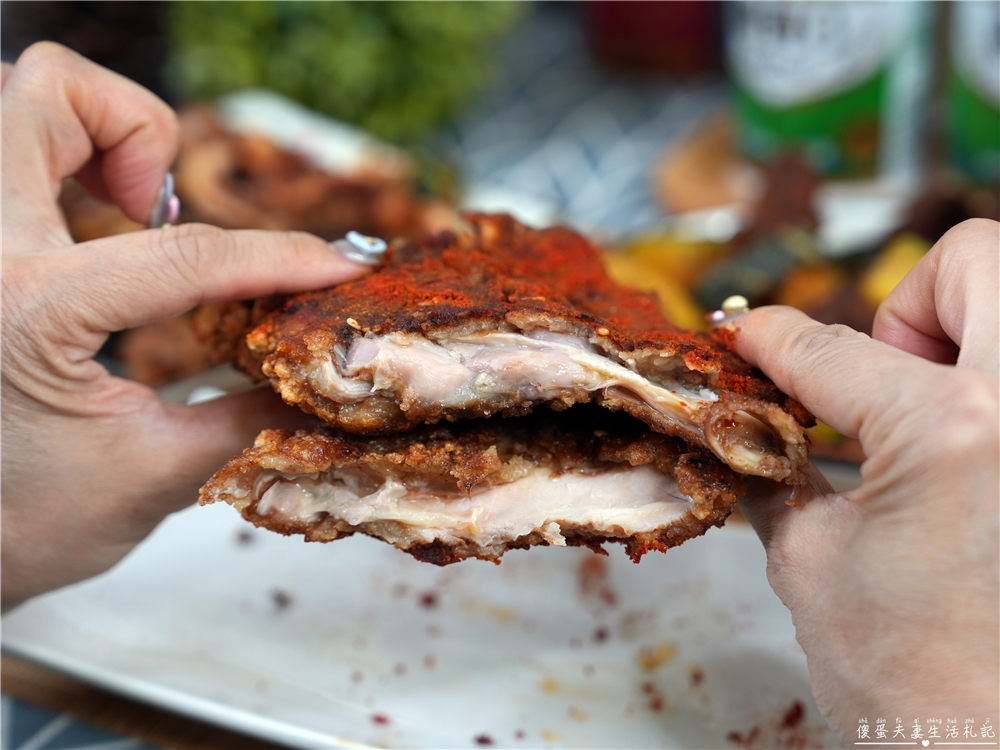 【台中北屯。美食】『吉品屋碳烤雞排』宵夜良伴！先炸後烤的涮嘴香噴碳烤雞排~ @傻蛋夫妻生活札記