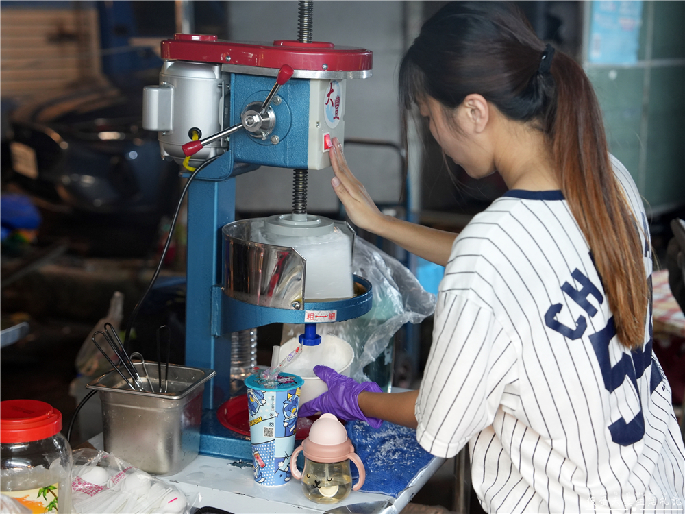 【台中北屯。美食】『團長古早味剉冰』古早味最對味！昌平夜市的小小挫冰攤~ @傻蛋夫妻生活札記
