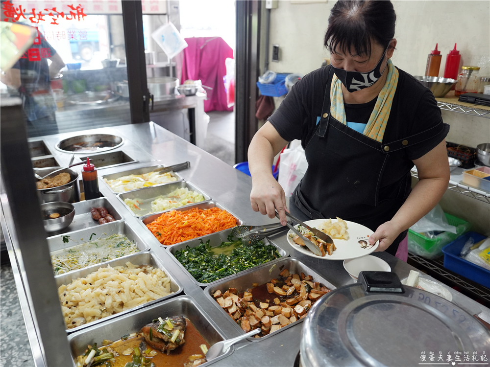 【台中北屯。美食】『航空站爌肉飯』肥嫩入味！台中老字號爌肉飯便當小吃店！ @傻蛋夫妻生活札記