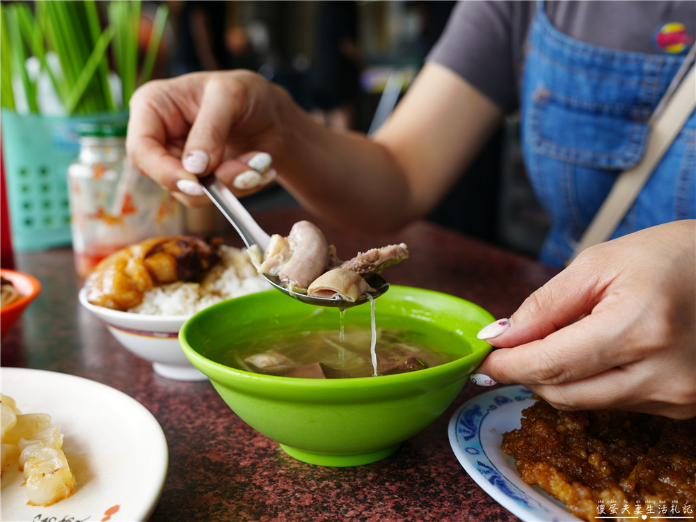 【台中北屯。美食】『航空站爌肉飯』肥嫩入味！台中老字號爌肉飯便當小吃店！ @傻蛋夫妻生活札記