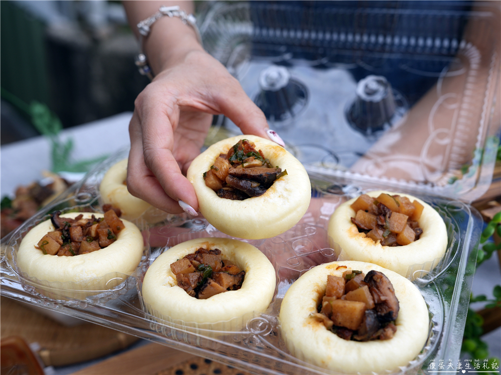 【苗栗頭份。美食】『君首櫻桃鴨創意料理』經典一鴨四吃！片皮鴨、XO醬炒鴨架、皮蛋鴨架粥、窩窩頭炒鴨鬆一次滿足！ @傻蛋夫妻生活札記